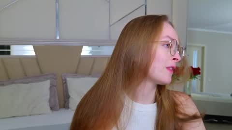 Snapshot of madisonsmitt chatting on April 2026 05:18:02 AM Maddy online show from April 2026 05:18:02 AM