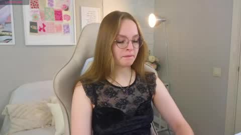 Snapshot of madisonsmitt chatting on April 2026 04:59:02 AM Maddy online show from April 2026 04:59:02 AM