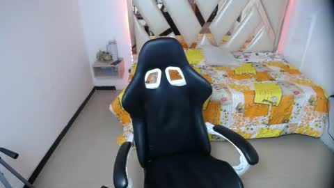 madisson_jones18 online show from July 2026 07:05:01 PM