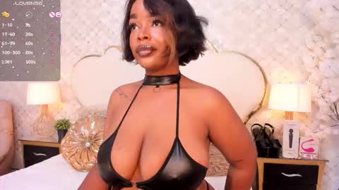 Snapshot of madissonlopez chatting on November 2025 09:59:01 PM Madisson Lopez online show from November 2025 09:59:01 PM