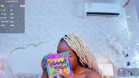 Snapshot of madissonlopez chatting on November 2025 08:30:01 PM Madisson Lopez online show from November 2025 08:30:01 PM