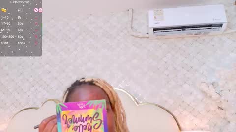 Snapshot of madissonlopez chatting on November 2025 09:03:02 PM Madisson Lopez online show from November 2025 09:03:02 PM