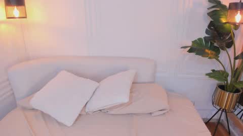 madissonmoore5 online show from September 2025 12:30:01 PM