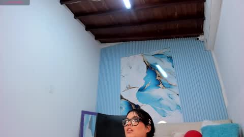 Snapshot of madokaa22 chatting on February 2025 06:48:02 PM Madoka online show from February 2025 06:48:02 PM