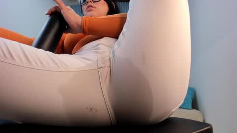 Snapshot of madokaa22 chatting on February 2025 09:47:02 PM Madoka online show from February 2025 09:47:02 PM