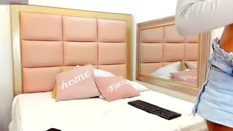 Snapshot of mady_edwards chatting on January 2025 03:48:02 AM Mady online show from January 2025 03:48:02 AM