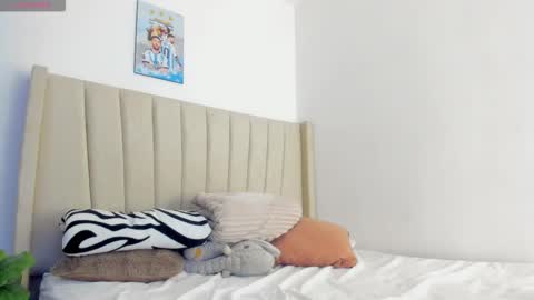 Snapshot of mady_edwards chatting on January 2026 11:28:01 PM Mady online show from January 2026 11:28:01 PM