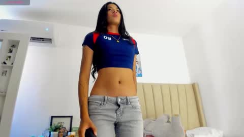 Snapshot of mady_edwards chatting on February 2026 07:53:01 PM Mady online show from February 2026 07:53:01 PM