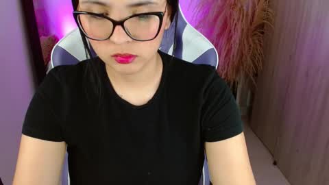 Snapshot of madyyson_hot chatting on November 2025 01:10:01 PM Madyson hot online show from November 2025 01:10:01 PM