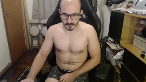 Snapshot of madziula chatting on May 2026 04:19:02 AM Peter online show from May 2026 04:19:02 AM