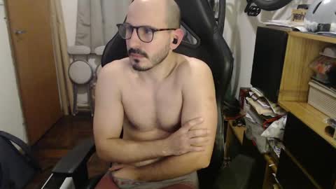 Snapshot of madziula chatting on May 2026 05:02:02 AM Peter online show from May 2026 05:02:02 AM