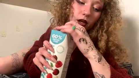 Snapshot of maevebabexo chatting on December 2025 02:30:02 AM maevebabexo online show from December 2025 02:30:02 AM