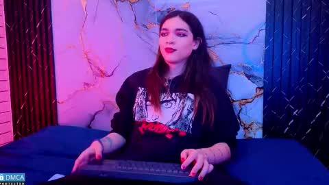 maevekuro online show from March 2026 03:25:02 AM