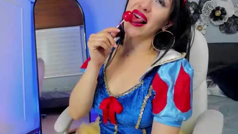Maria Fernanda online show from October 2025 08:42:01 PM