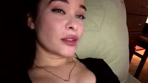 magggg658318 online show from November 2025 01:15:01 PM