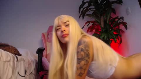 Snapshot of maggie_raver chatting on September 2025 03:01:01 PM maggie online show from September 2025 03:01:01 PM