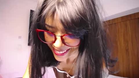 Snapshot of maggie_raver chatting on November 2025 04:39:01 PM maggie online show from November 2025 04:39:01 PM