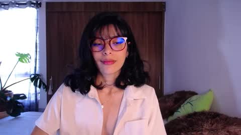 Snapshot of maggie_raver chatting on December 2025 08:29:01 PM maggie online show from December 2025 08:29:01 PM