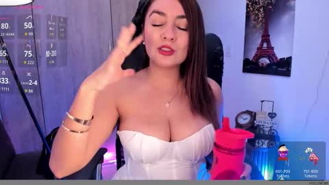 ISABEL online show from November 2025 11:04:02 PM