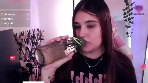 Luna  online show from February 2026 06:42:01 PM