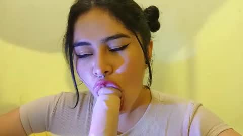 Snapshot of magic_alicee_ chatting on November 2025 03:16:02 AM Alice online show from November 2025 03:16:02 AM