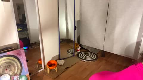 Snapshot of magic_mini_moon chatting on January 2025 09:17:01 PM Mikky or Moon online show from January 2025 09:17:01 PM