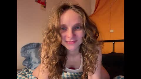 Snapshot of magic_mini_moon chatting on September 2025 06:31:02 PM Mikky or Moon online show from September 2025 06:31:02 PM