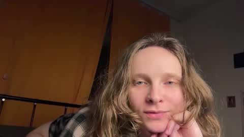 Snapshot of magic_mini_moon chatting on October 2025 07:19:02 PM Mikky or Moon online show from October 2025 07:19:02 PM