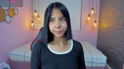 Snapshot of magic_oliviah chatting on June 2026 10:08:01 PM Oliviah online show from June 2026 10:08:01 PM