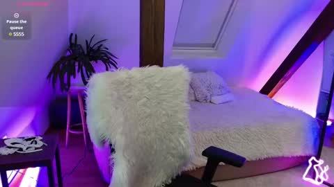 Zooey online show from January 2025 06:36:02 PM