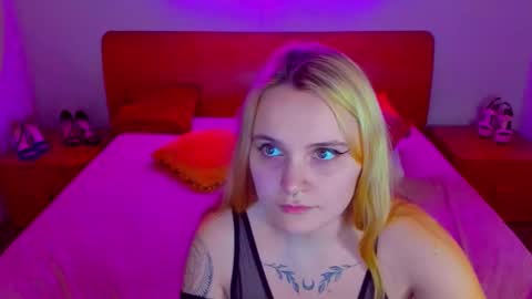 Lili and Bella online show from December 2024 11:06:01 AM