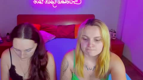 Lili and Bella online show from January 2025 10:12:02 AM