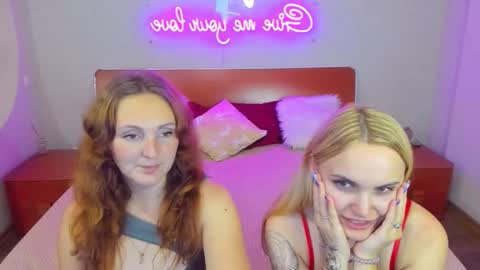 Lili and Bella online show from October 2025 05:48:02 PM