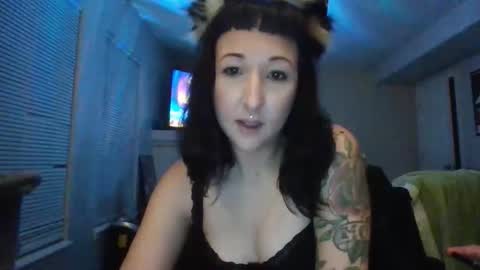 Snapshot of magickmilf chatting on January 2026 05:12:01 AM Bebe online show from January 2026 05:12:01 AM