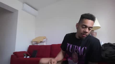 Snapshot of magicsempai chatting on April 2026 10:43:01 AM Magicsempai online show from April 2026 10:43:01 AM