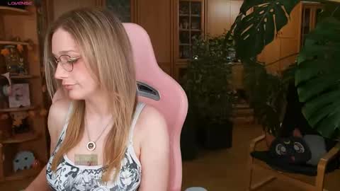 Snapshot of magicstylex chatting on October 2025 10:30:01 PM Nicole online show from October 2025 10:30:01 PM