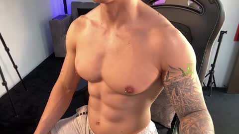 Snapshot of magnus_savage chatting on June 2026 07:02:01 PM If you want me to use the Lovense please let me know -- online show from June 2026 07:02:01 PM