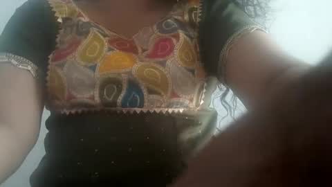 Snapshot of mahi_arora55 chatting on May 2026 04:43:02 AM Mahi online show from May 2026 04:43:02 AM