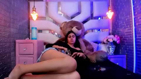 mahiara hot online show from April 2026 05:52:01 PM