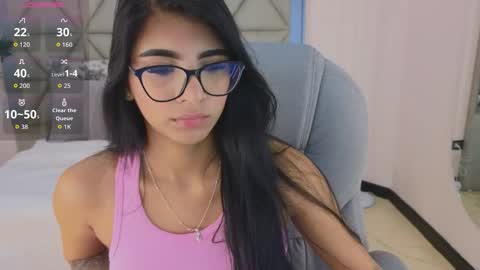 Maiaa Ruiz  online show from November 2025 02:28:02 PM