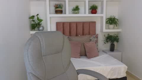 Snapshot of maiaa_ruiz chatting on June 2026 01:42:01 PM Maiaa Ruiz online show from June 2026 01:42:01 PM