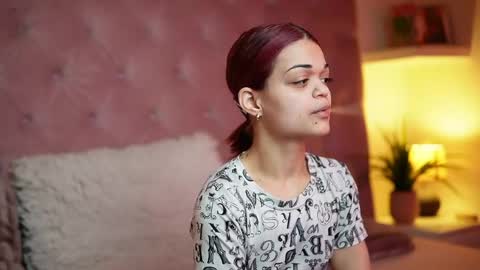  Maia  online show from April 2026 08:57:01 PM