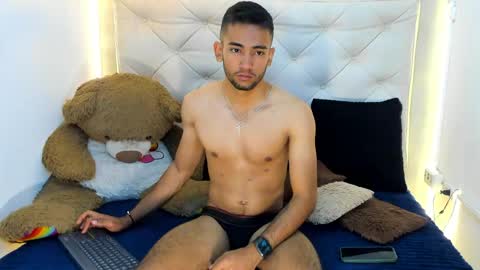 maicolparker0 online show from April 2026 02:00:02 PM