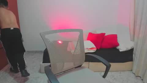 Snapshot of maik_h88 chatting on December 2024 05:37:01 AM Maik Stiven online show from December 2024 05:37:01 AM