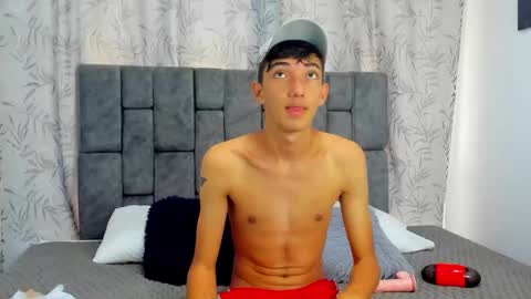 Snapshot of maikol_ortizz chatting on November 2025 11:35:01 AM Maikol online show from November 2025 11:35:01 AM