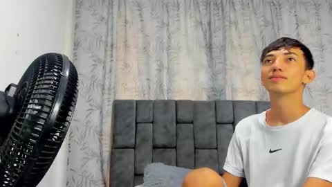 Snapshot of maikol_ortizz chatting on November 2025 12:31:02 PM Maikol online show from November 2025 12:31:02 PM