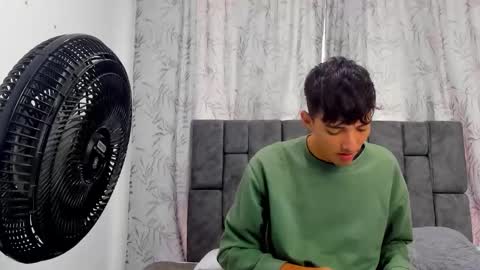 Snapshot of maikol_ortizz chatting on December 2025 12:14:01 PM Maikol online show from December 2025 12:14:01 PM