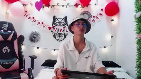 Maiky Cooper online show from February 2025 03:53:02 AM