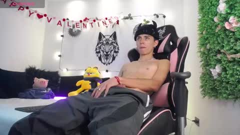 Maiky Cooper online show from February 2025 07:49:01 AM