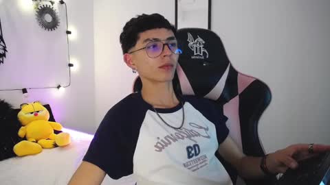 Maiky Cooper online show from February 2025 06:33:01 AM